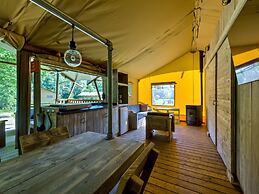 Glamping Tent in Tranquil Park