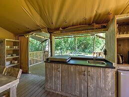 Glamping Tent in Tranquil Park