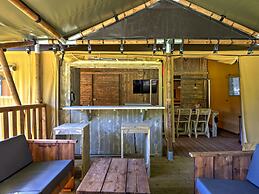 Glamping Tent in Tranquil Park