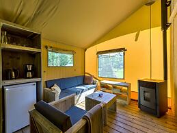 Glamping Tent in Tranquil Park