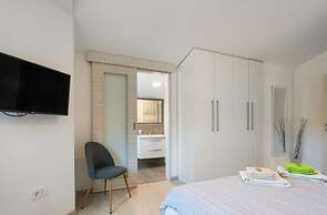 Nicole Comfortable Holiday Residence