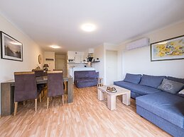 Cozy Apartment With Terrace