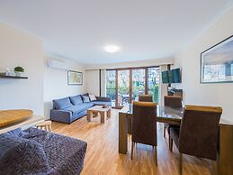 Cozy Apartment With Terrace
