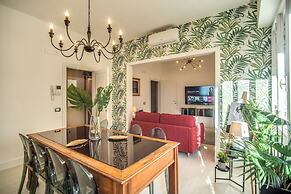 White Mirror  Apartment