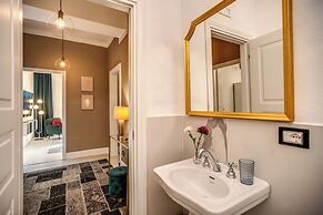 White Mirror  Apartment
