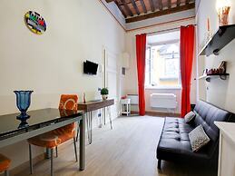 Mansion in Lucca Near Via Fillungo
