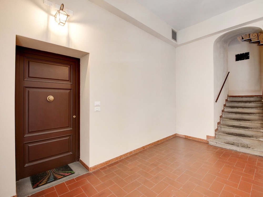 Mansion in Lucca Near Via Fillungo