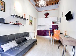 Mansion in Lucca Near Via Fillungo