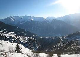 Apartment in L'eclose With Mountain Views