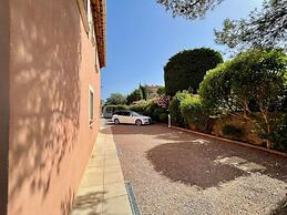 Rose Comfortable Holiday Residence