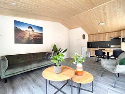 Chalet w/ Garden & Views