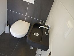 Beautiful Bungalow Near Alkmaar