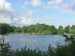 Beautiful Bungalow Near Alkmaar