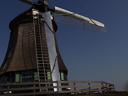 Beautiful Bungalow Near Alkmaar