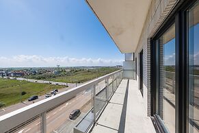 Apartment With 3 Bedrooms and sea View