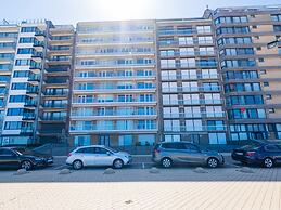 Apartment With 3 Bedrooms and sea View
