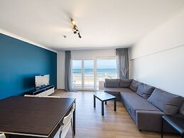 Apartment With 3 Bedrooms and sea View
