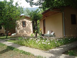 7 Garden Bungalow & Camping