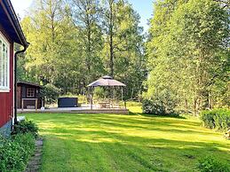 2 Person Holiday Home in Aby
