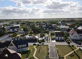 Apartment Near Zeedijk With Sea View