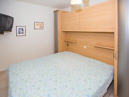 Apartment Near Zeedijk With Sea View