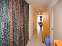 Apartment Near Zeedijk With Sea View