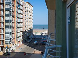 Apartment Near Zeedijk With Sea View