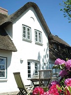 Poppenbull Thatched House