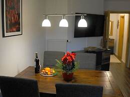Bader Modern Retreat