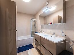 Moorea City Center Apartment