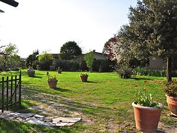 Farmhouse With Spacious Garden and Pool