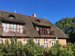 Bi de Kark Modern Retreat
