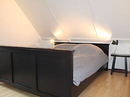 Nice Holiday Home 200m. From the Beach