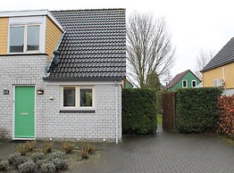 Nice Holiday Home 200m. From the Beach