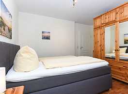 Friesengold Modern Retreat