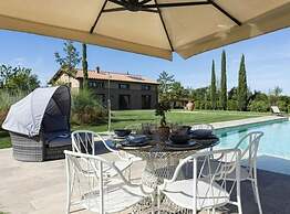 Villa Benedetto Comfortable Holiday Residence