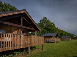 Lodge by Dutch Meadows With Scenic Veranda