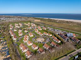 Bungalow in Renesse Near North Sea Beach