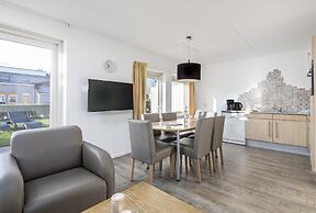 Bungalow in Renesse Near North Sea Beach