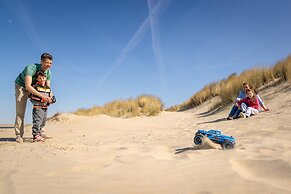 Bungalow in Renesse Near North Sea Beach