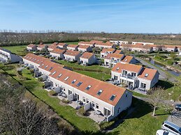 Bungalow in Renesse Near North Sea Beach