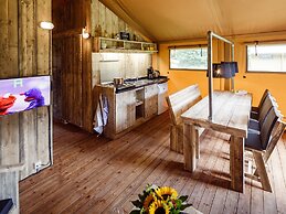 Atmospheric Glamping Tent With Bathroom in Nature