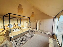 Amskou Camp