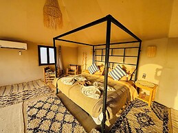 Amskou Camp