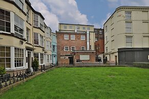 2 Bed Flat - Sleeps 4 - Wifi
