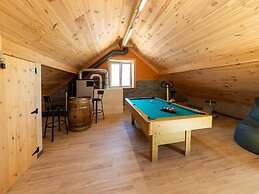 Roomy Getaway Near Spa F1