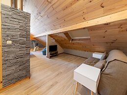 Roomy Getaway Near Spa F1
