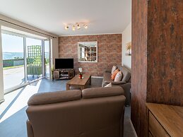 Roomy Getaway Near Spa F1