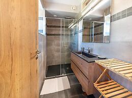 Roomy Getaway Near Spa F1