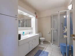 Retreat With Pool Access
